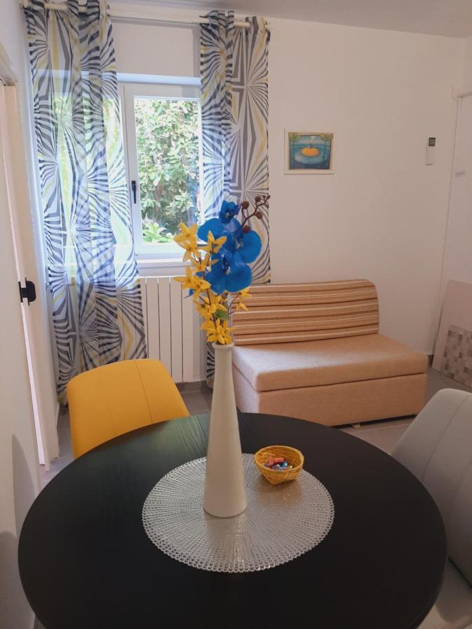 Apartment Sandra Rabac Exterior foto